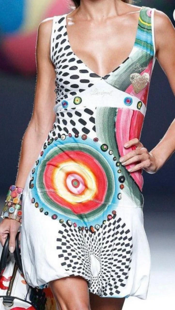 Vestido de verano tirantes anchos, falda globo. Desigual. Talla L